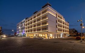 Oasis White Hotel